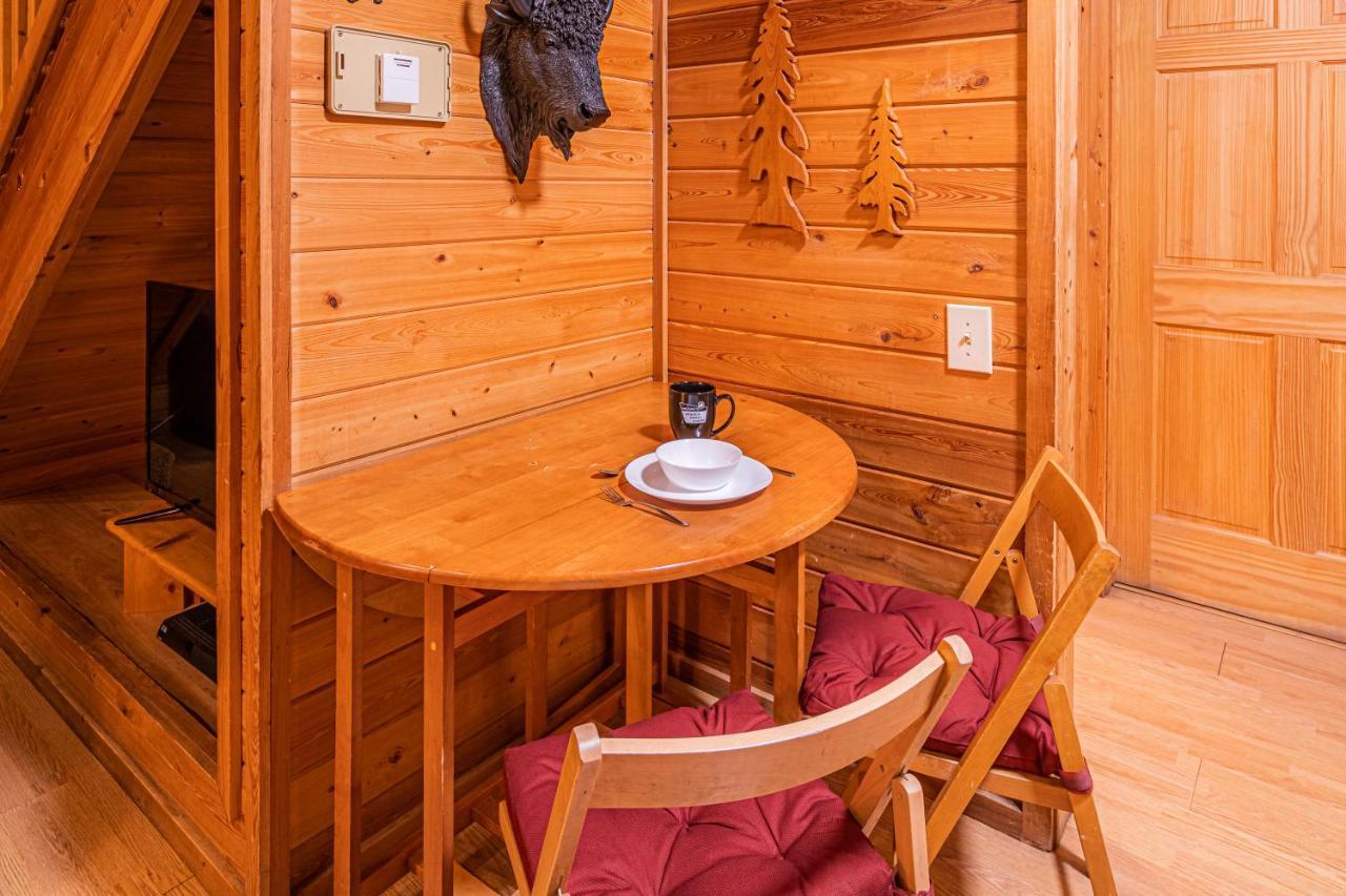 Cabin #4 The Wolves Den - Pet Friendly- Sleeps 6 - Playground & Game Room Payson Extérieur photo