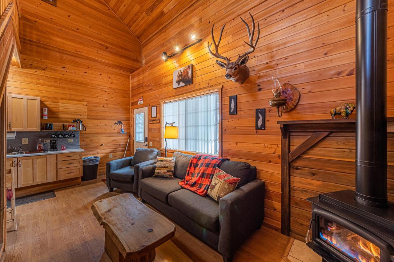 Cabin #4 The Wolves Den - Pet Friendly- Sleeps 6 - Playground & Game Room Payson Extérieur photo